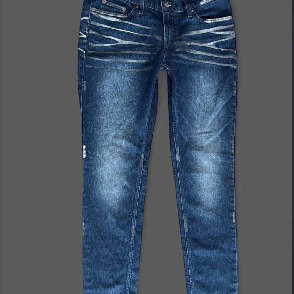 vintage low waisted blue levi’s 🌊☁️